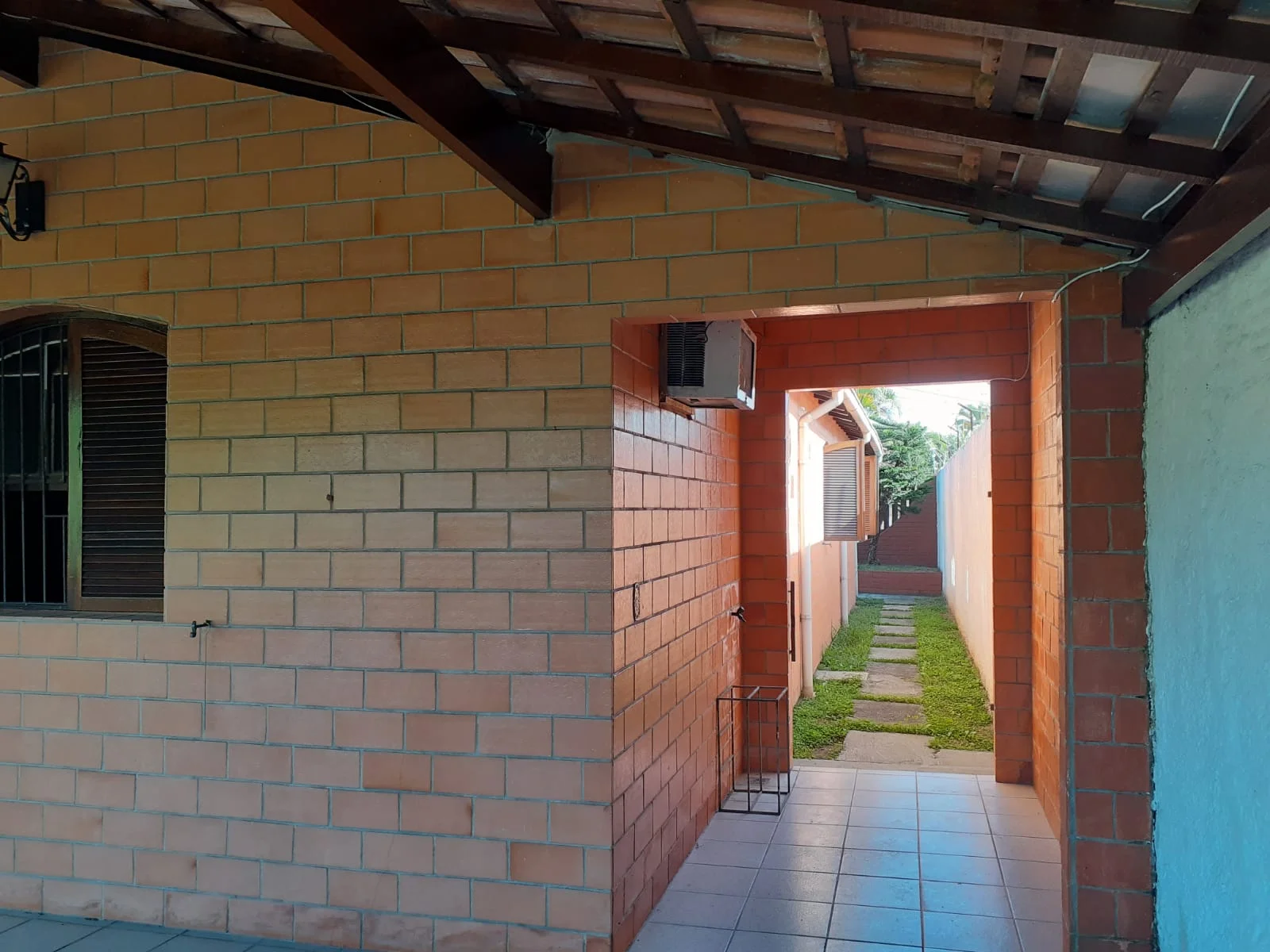 CASA À VENDA - OPORTUNIDADE