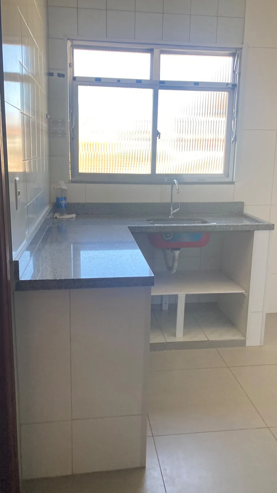 APARTAMENTO 002 - RESENDE - BAIRRO ALAMBARI