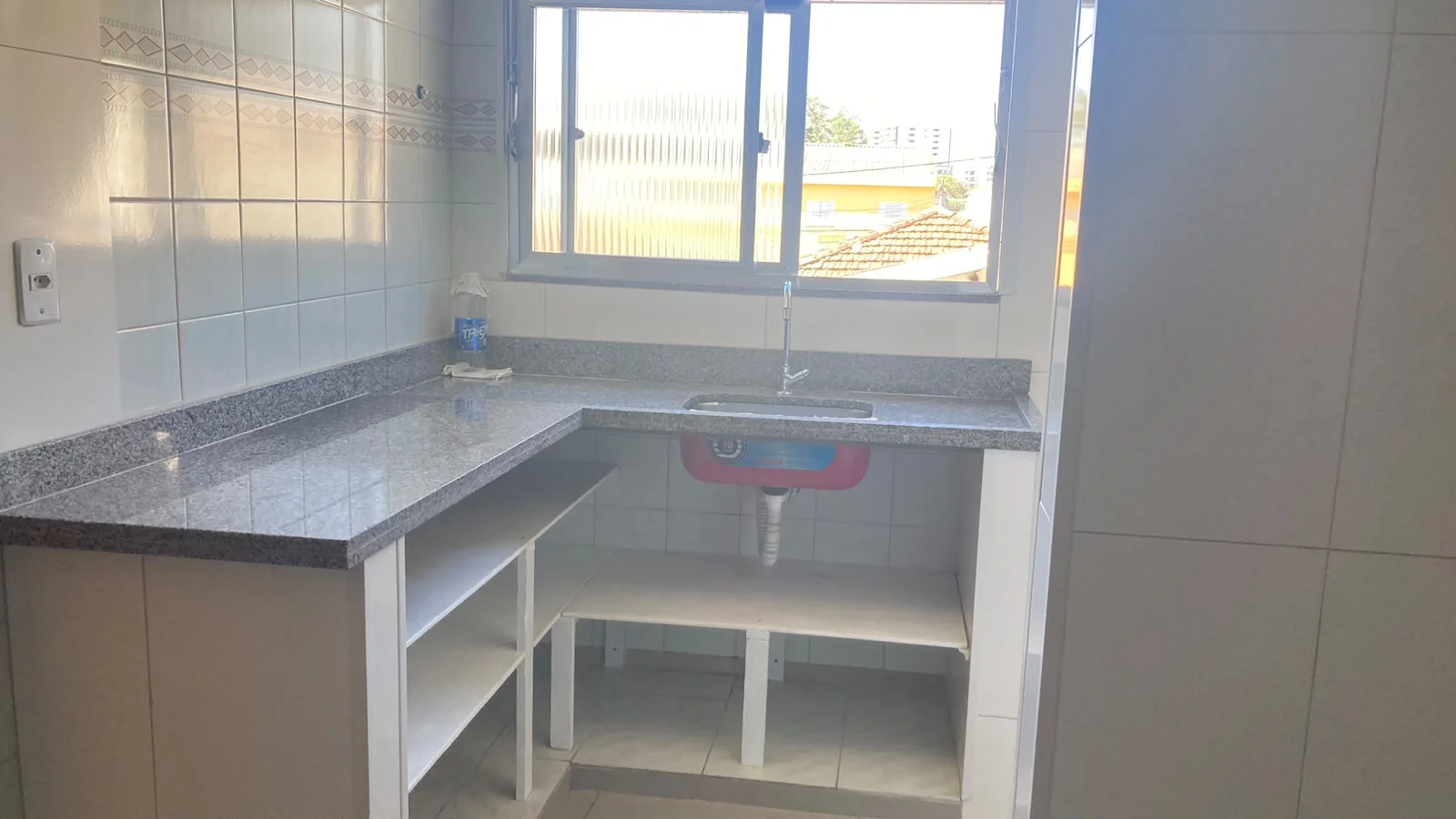 APARTAMENTO 002 - RESENDE - BAIRRO ALAMBARI