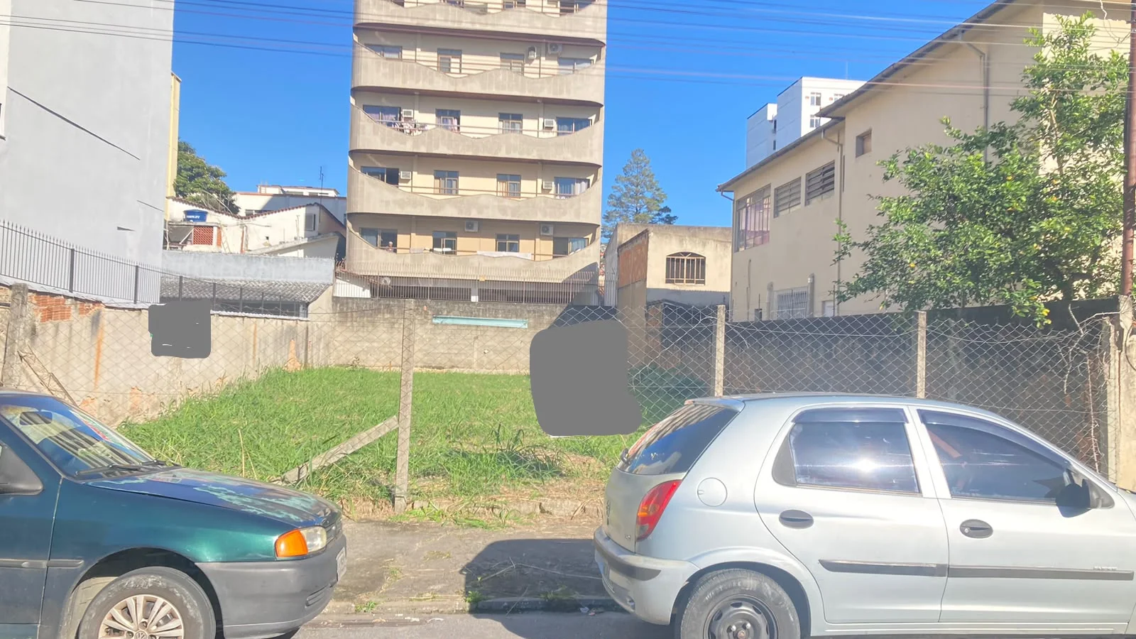 TERRENO PLANO NO CORAÇÃO DE RESENDE