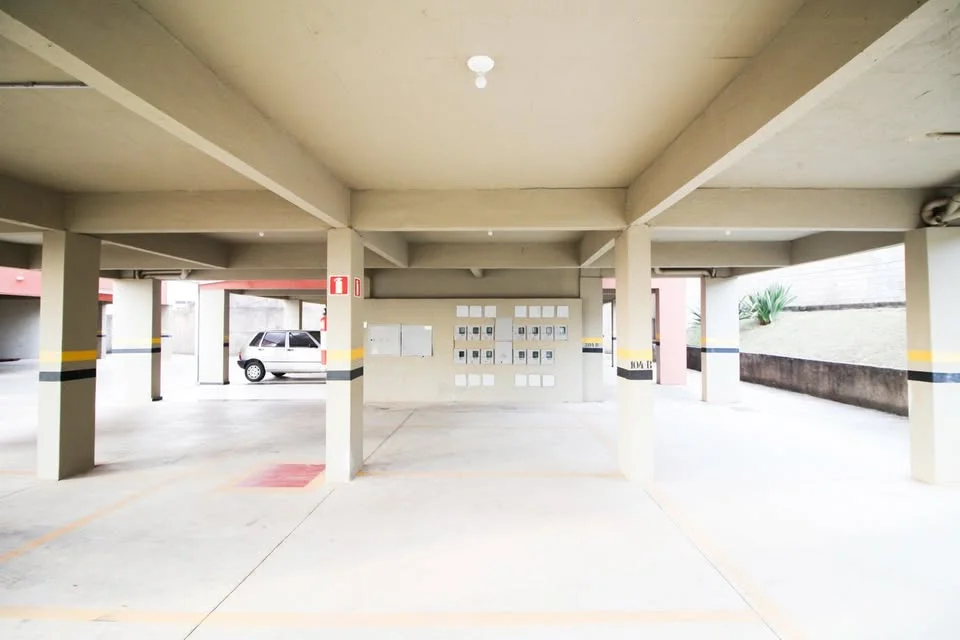 APARTAMENTO 70m² + GARAGEM COBERTA ESTRADA REAL