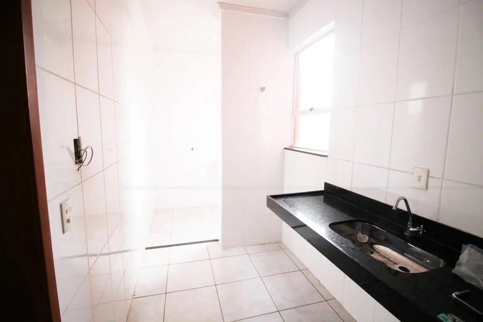 APARTAMENTO 70m² + GARAGEM COBERTA ESTRADA REAL